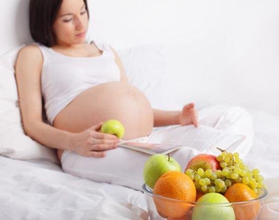 Bà bầu nổi mẩn ngứa ở chân tay có sao không?